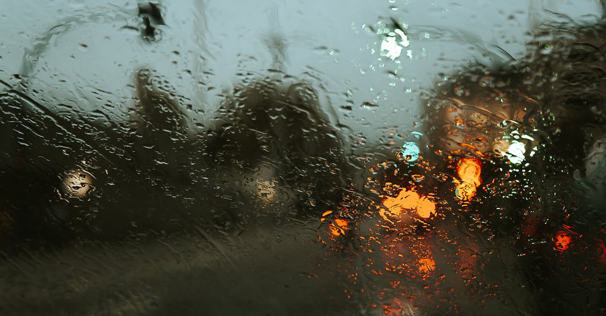 How Chip Repair Can Save You Money on Windscreen Replacement