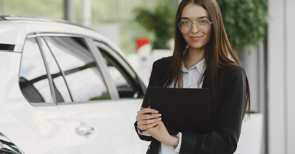 How to Budget for Professional Auto Glass Replacement Services