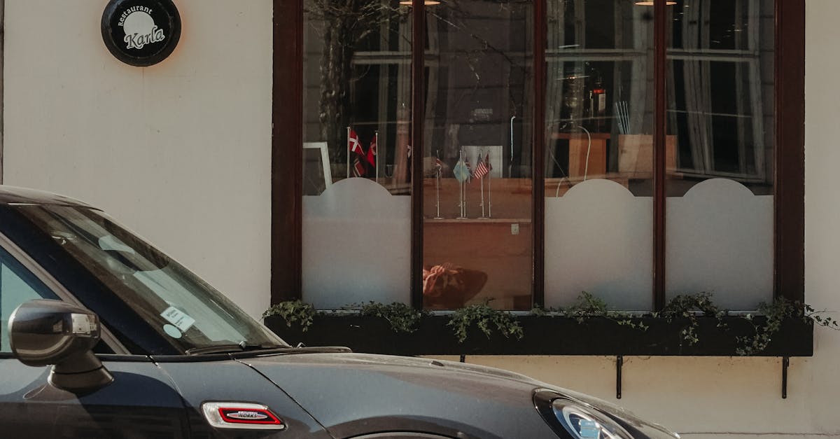 Signs That Indicate You Need a Rear Window Replacement